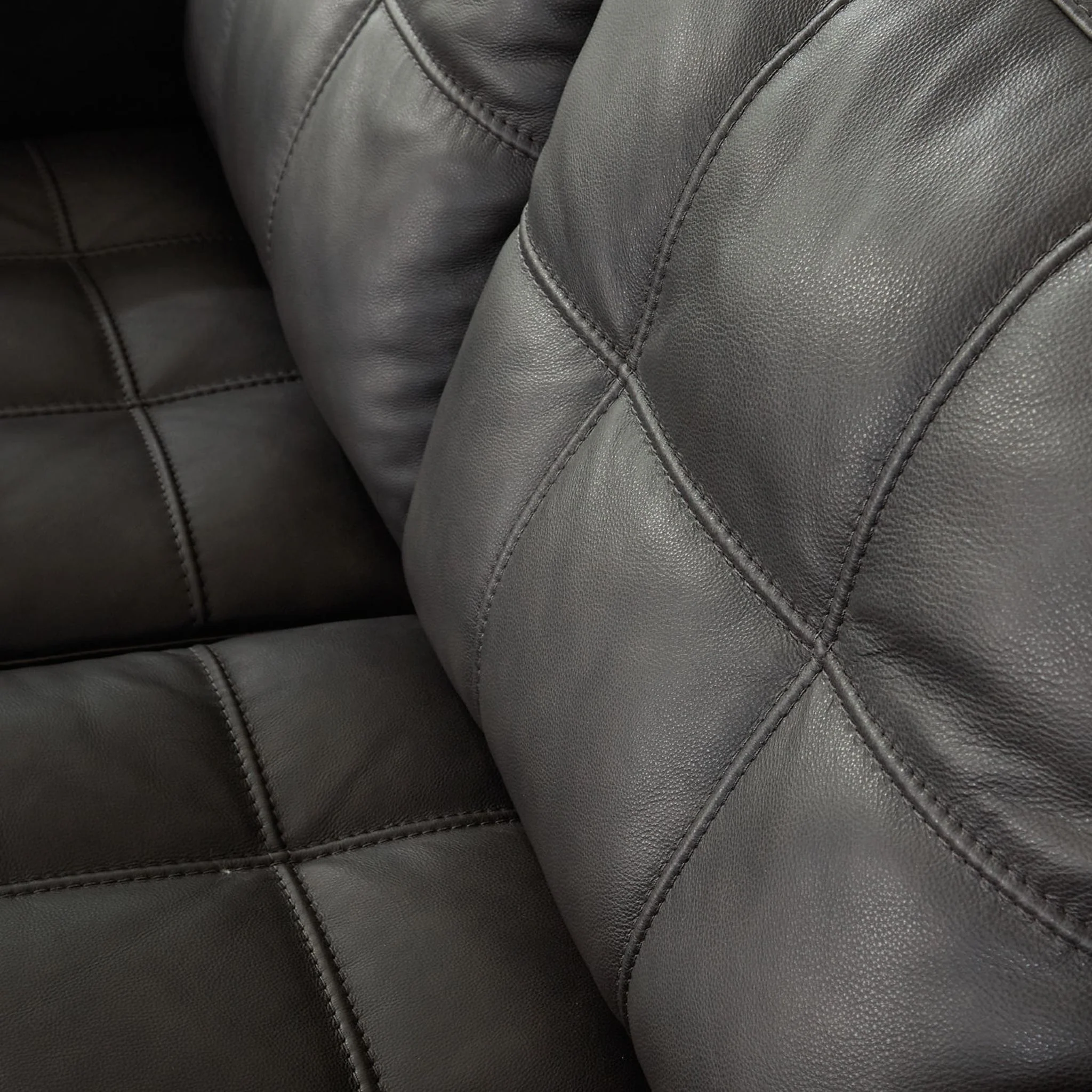 Luigi Loveseat - Thunder - Image 14