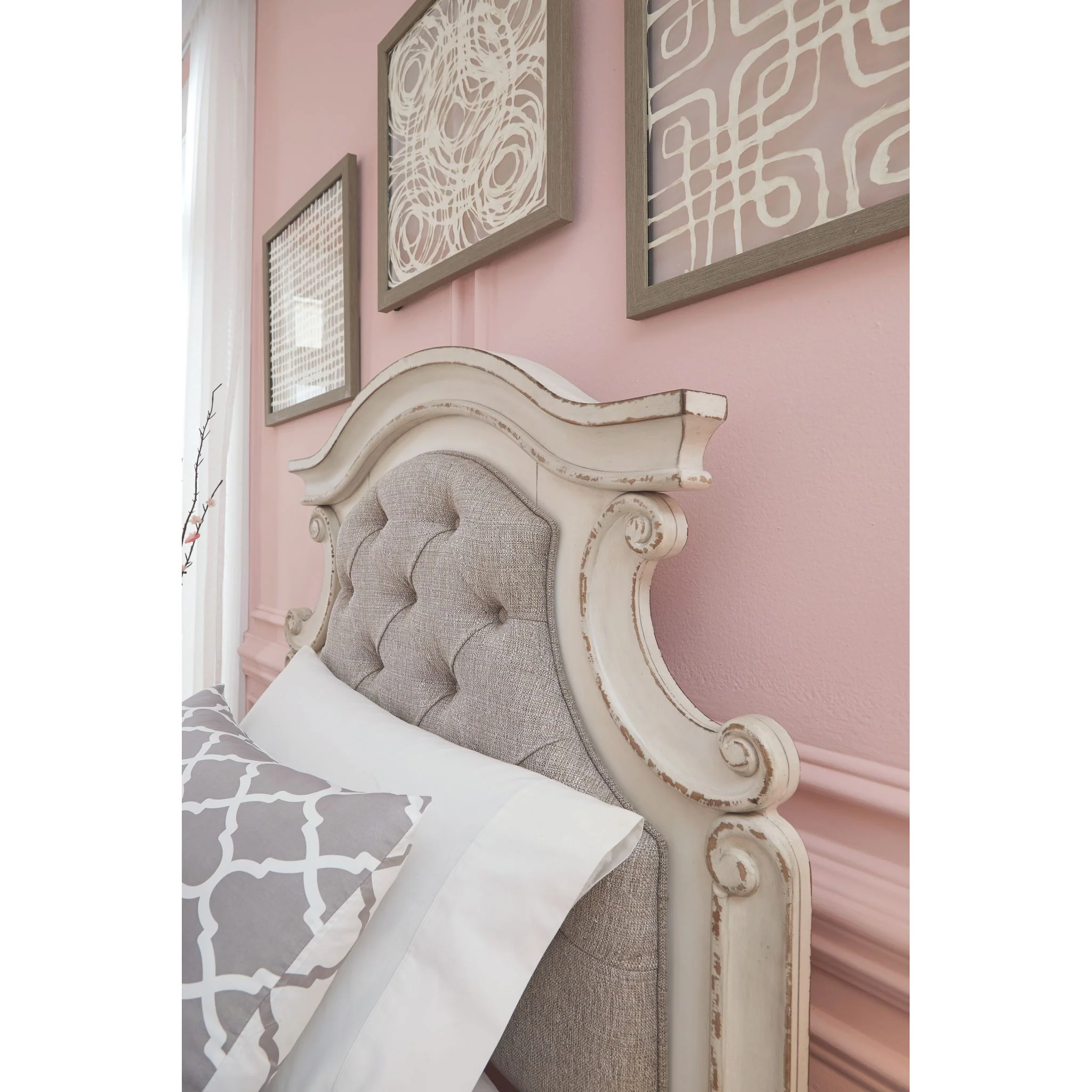 Realyn Panel Bed - White - Image 3